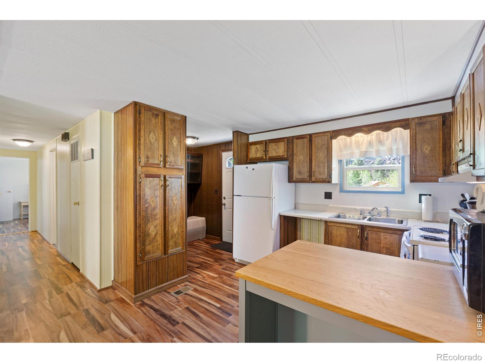 185 Meadow Lane Bellvue CO 80512