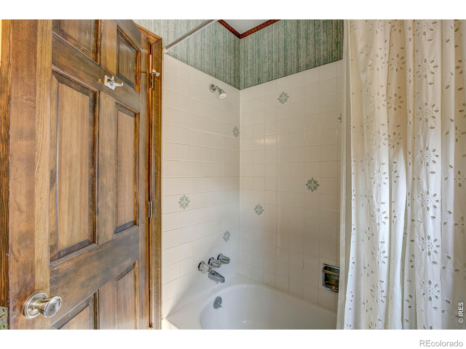 1142 Streamside Drive Glen Haven CO 80532