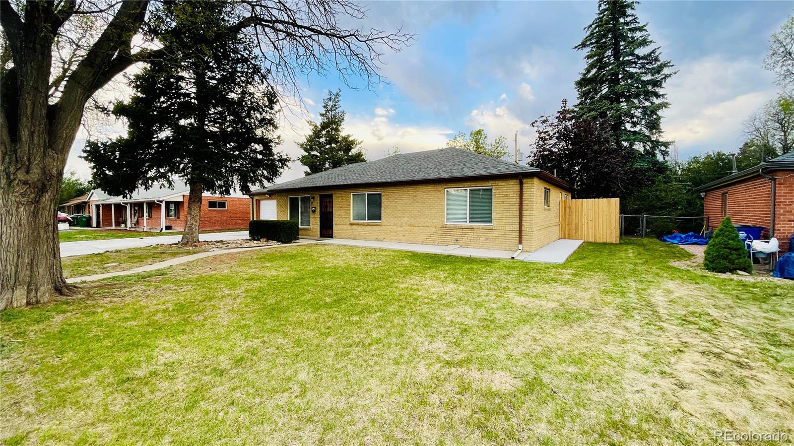 903 Quentin Street Aurora CO 80011