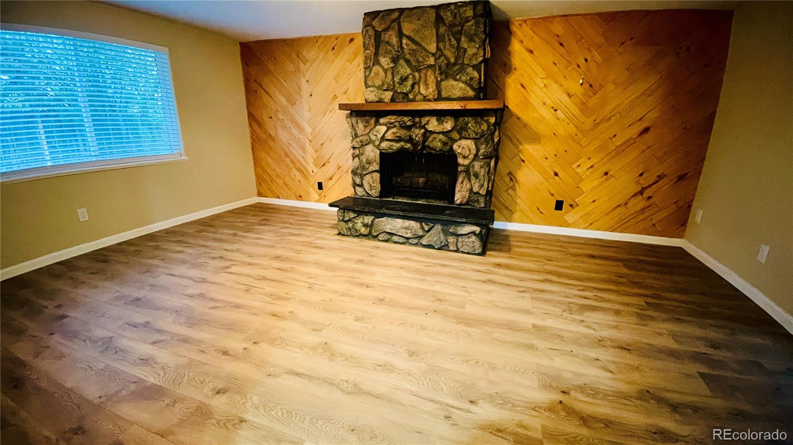 903 Quentin Street Aurora CO 80011