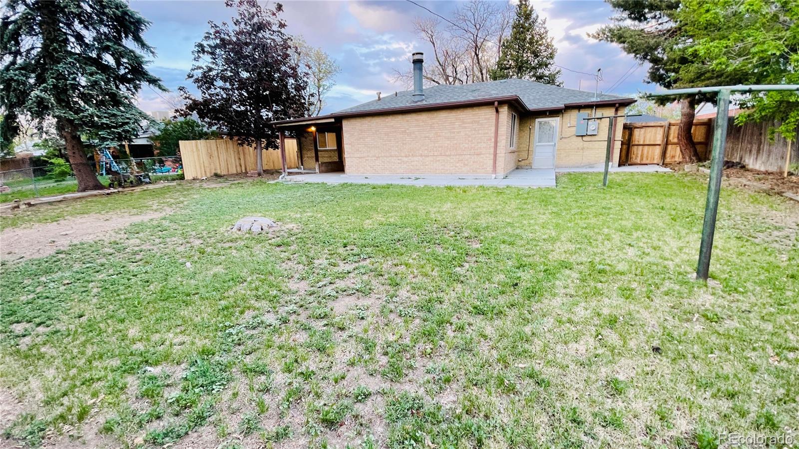 903 Quentin Street Aurora CO 80011