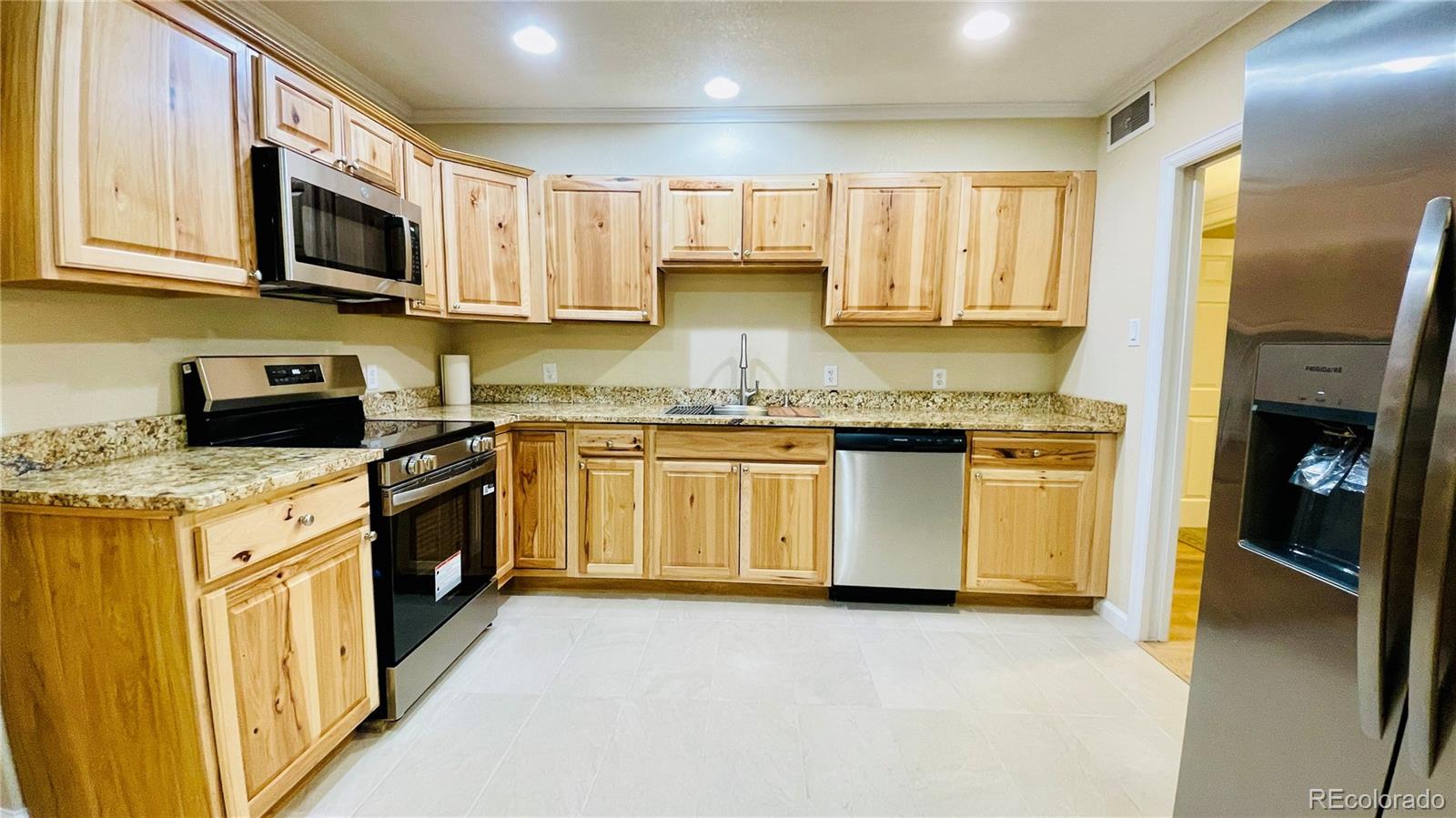 903 Quentin Street Aurora CO 80011