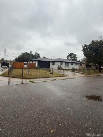 3090 Worchester Street Aurora CO 80011