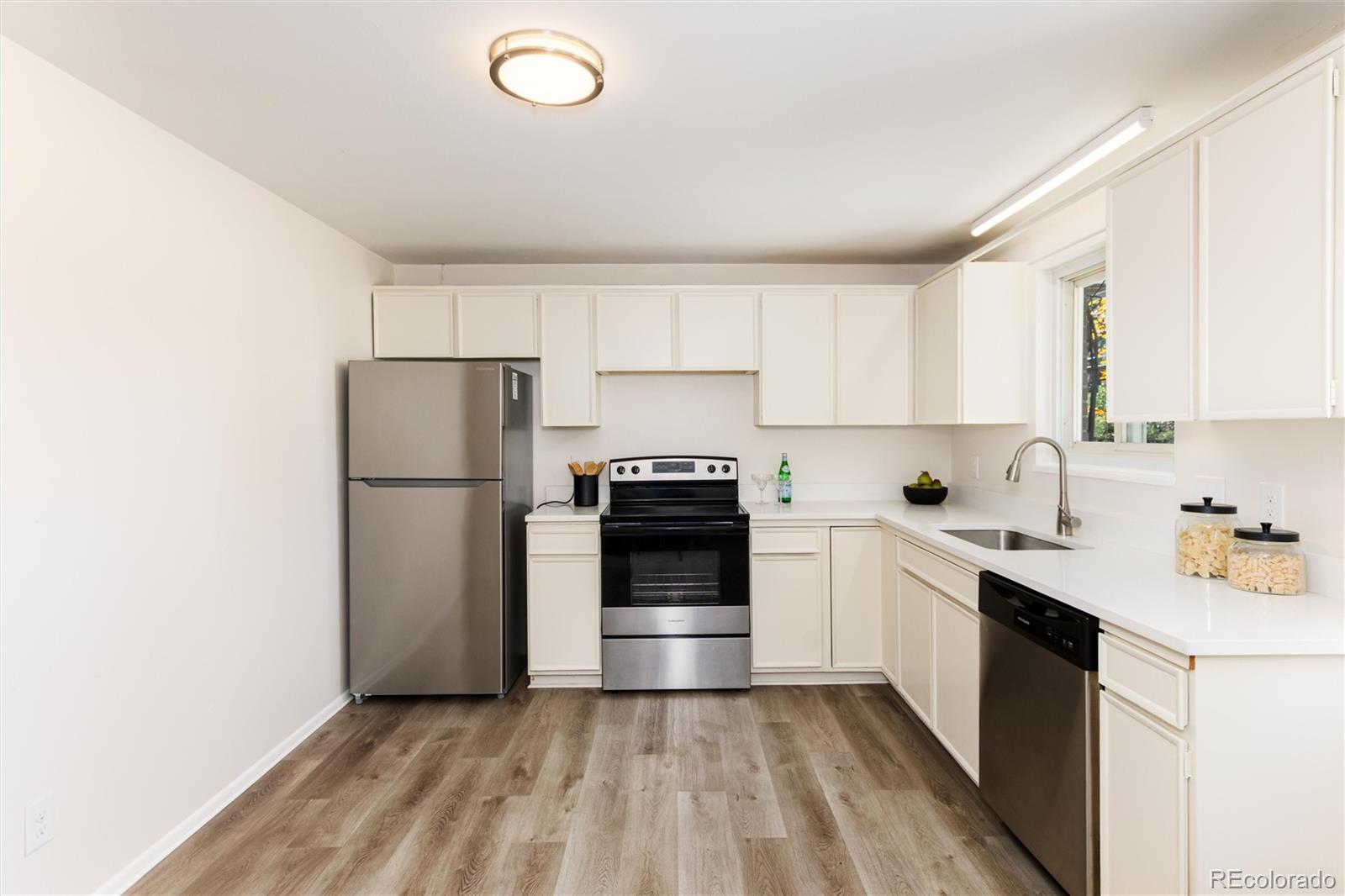 1157 S Everett Street Lakewood CO 80232