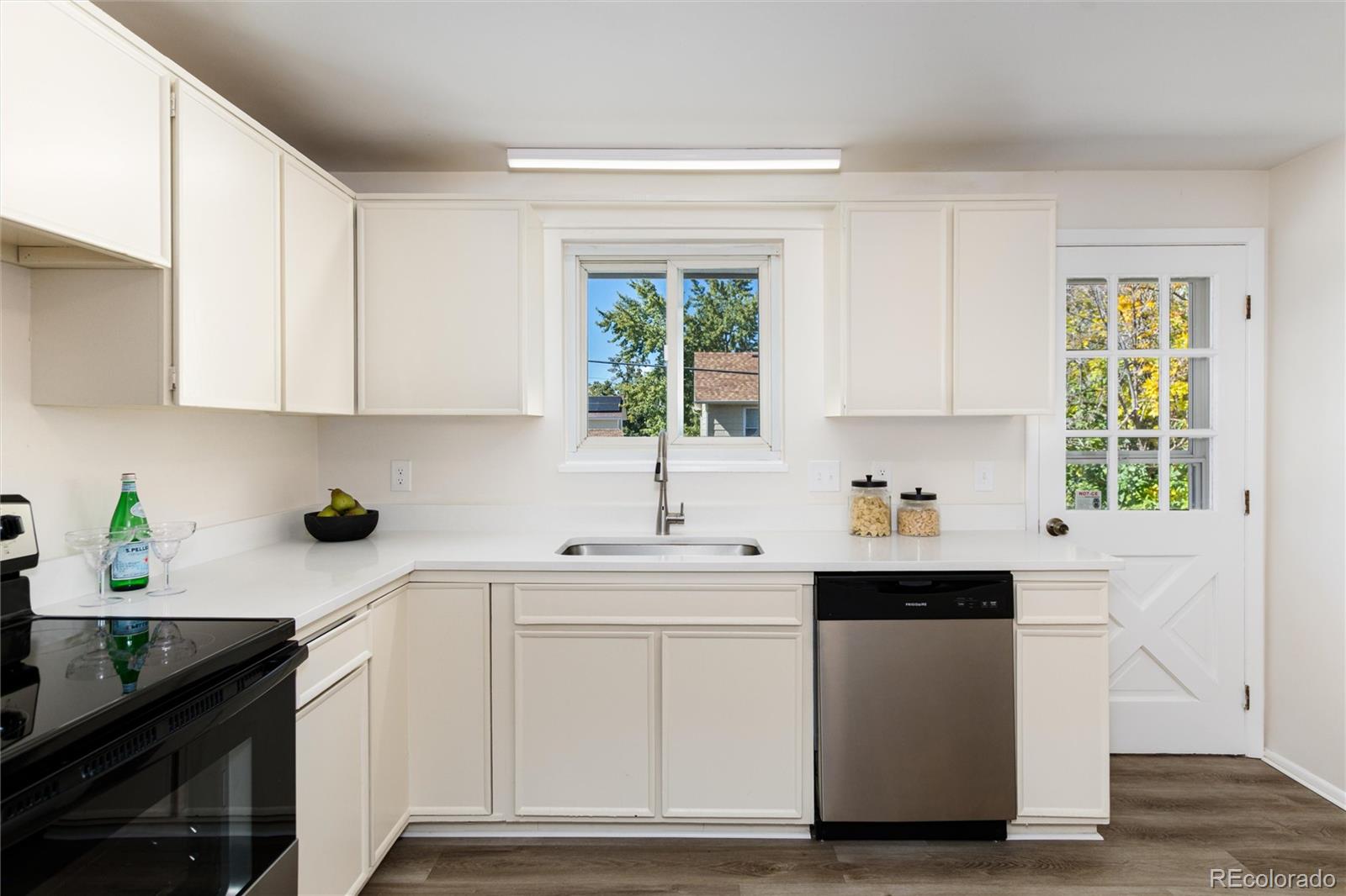 1157 S Everett Street Lakewood CO 80232