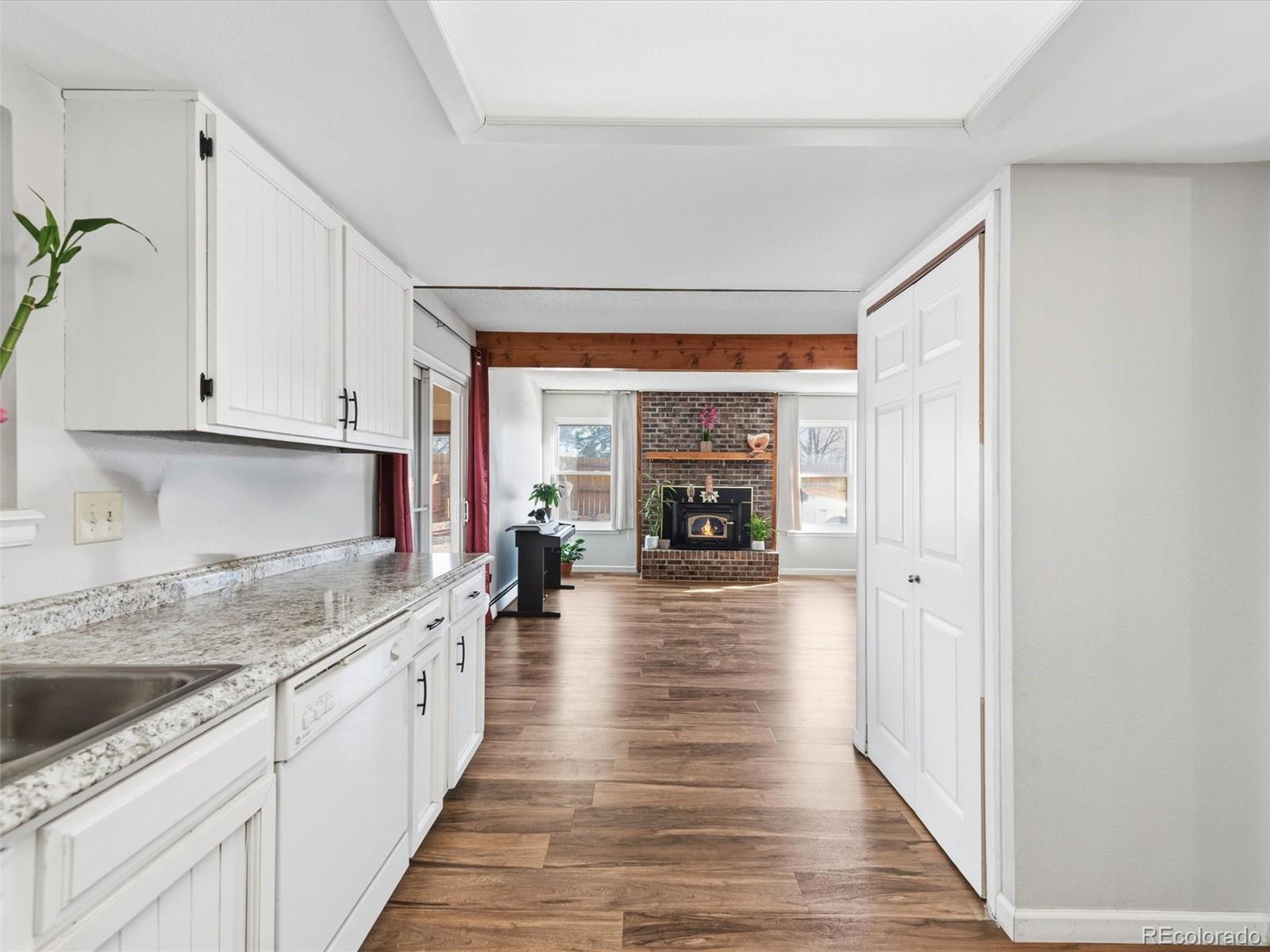 892 S Rifle Way Aurora CO 80017