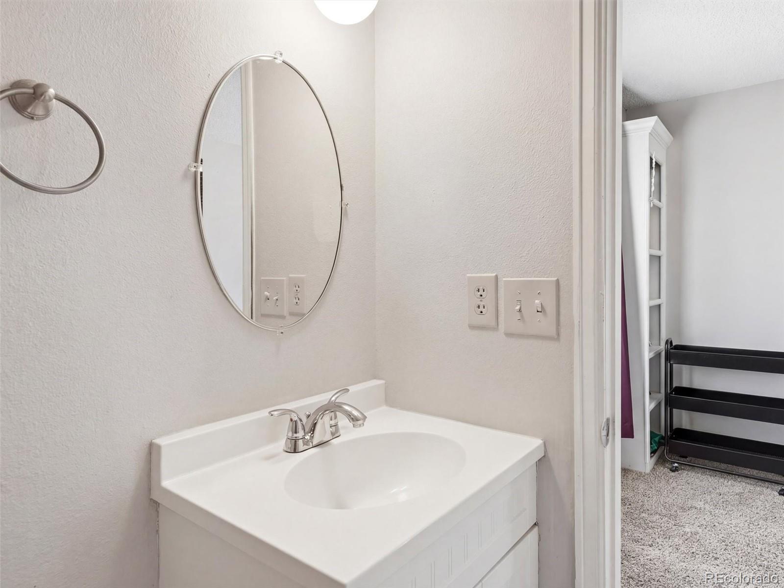892 S Rifle Way Aurora CO 80017