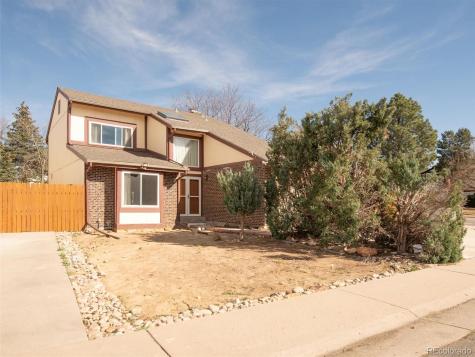 892 S Rifle Way Aurora CO 80017