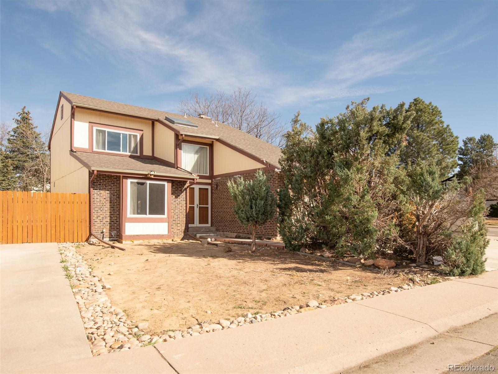 892 S Rifle Way Aurora CO 80017