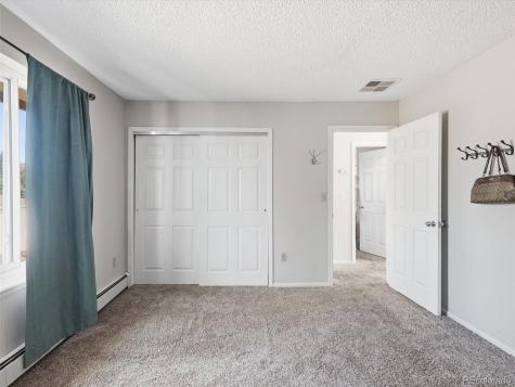 892 S Rifle Way Aurora CO 80017
