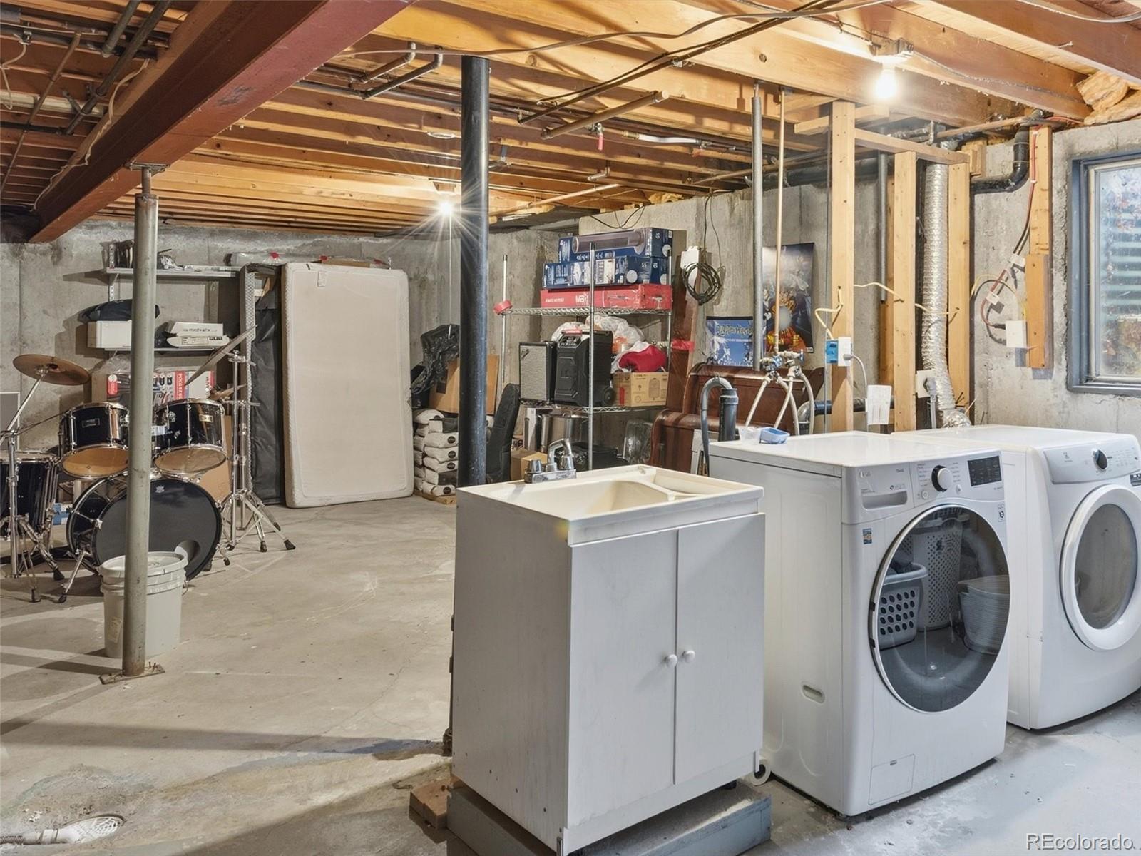 892 S Rifle Way Aurora CO 80017