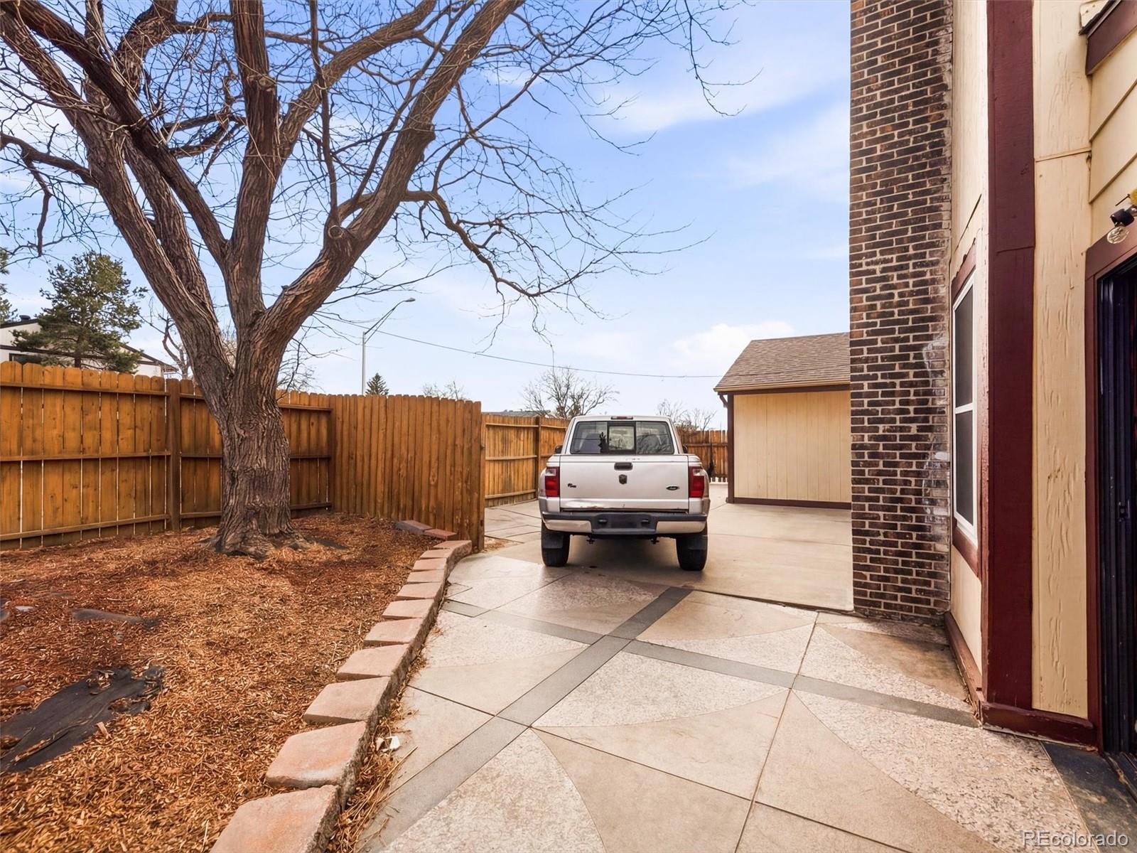 892 S Rifle Way Aurora CO 80017