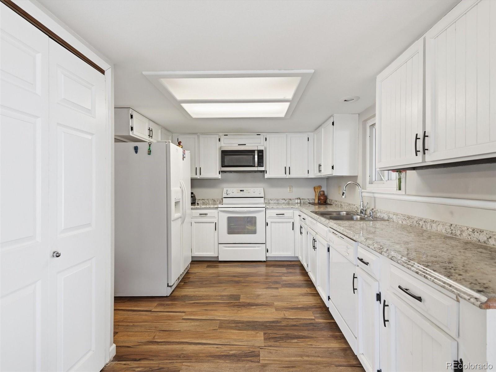 892 S Rifle Way Aurora CO 80017