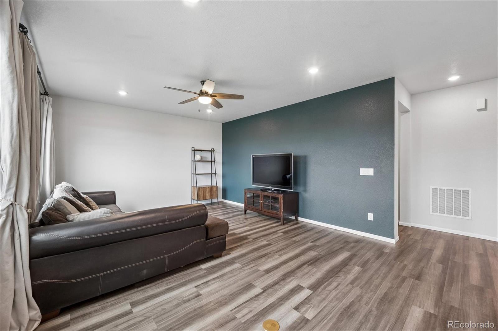 4126 S Netherland Circle Aurora CO 80013