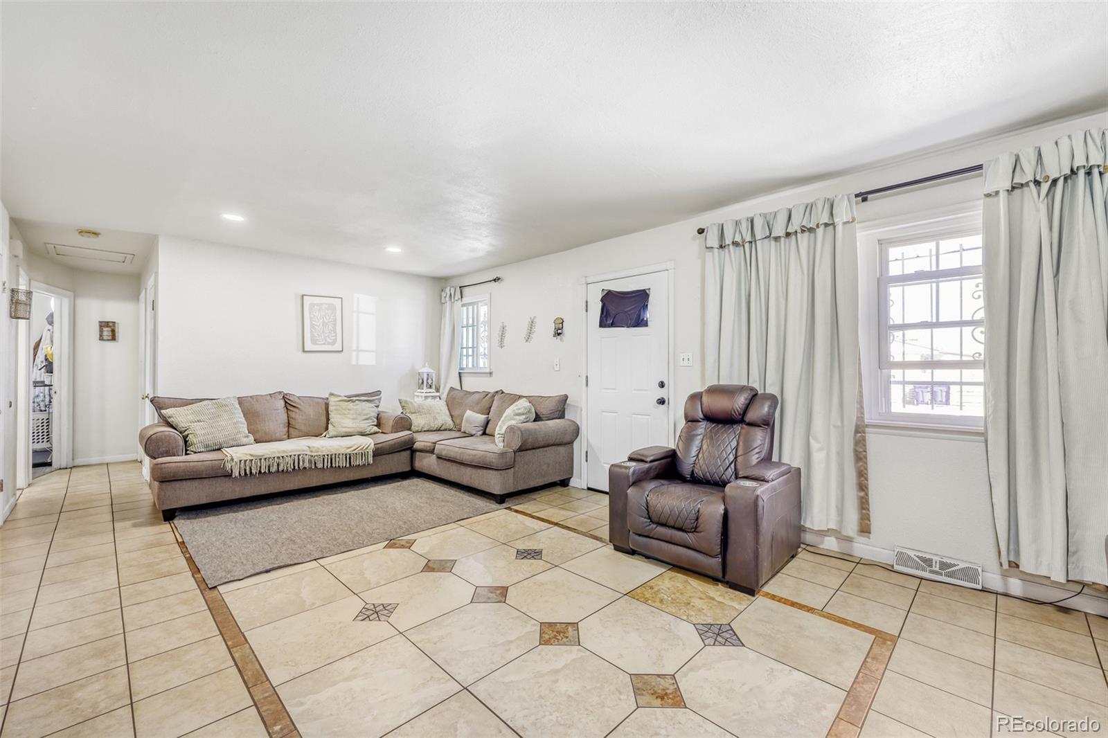 7391 Bronco Road Denver CO 80221