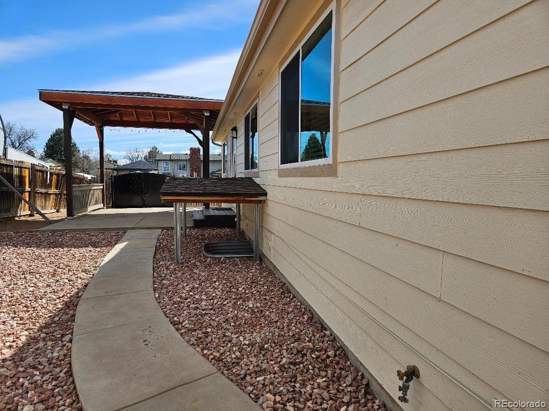 808 Idalia Street Aurora CO 80011