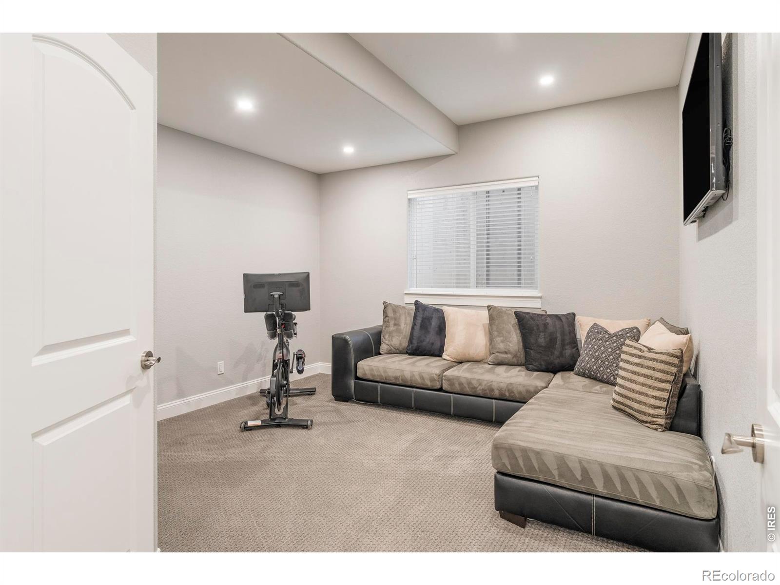 8712 Portico Lane Longmont CO 80503