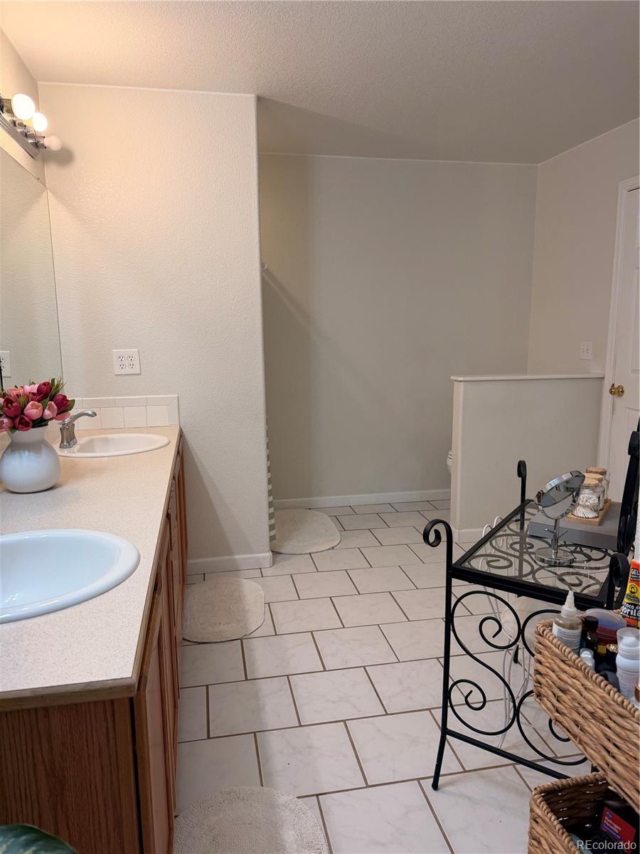6144 Ivy Street Commerce City CO 80022