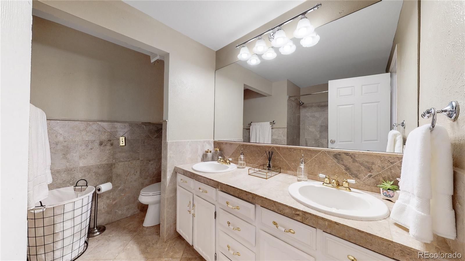 7214 S Kendall Court Littleton CO 80128