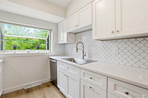 2425 S Ellis Street Lakewood CO 80228
