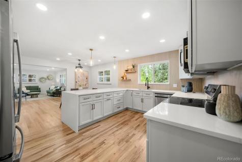 6769 S Foresthill Street Littleton CO 80120