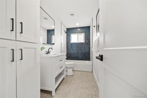 6769 S Foresthill Street Littleton CO 80120