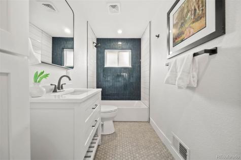 6769 S Foresthill Street Littleton CO 80120