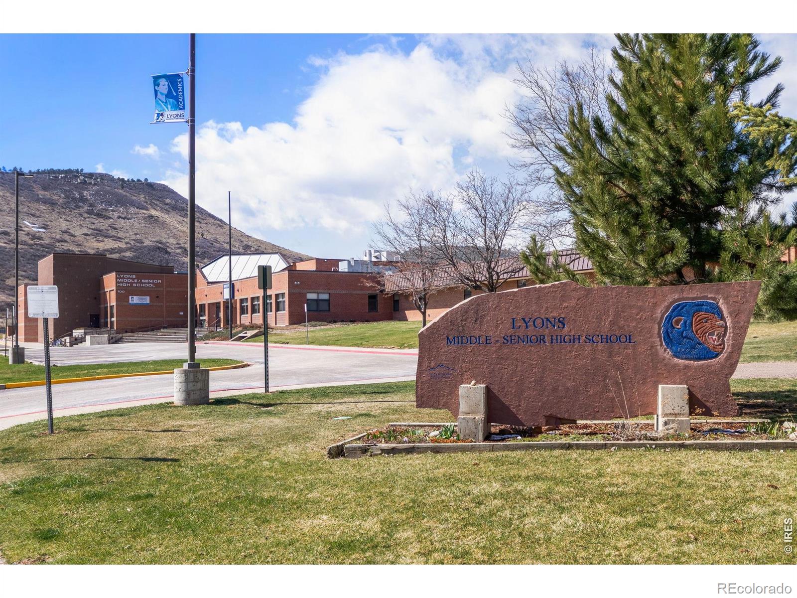 123 Falcon Lane Lyons CO 80540