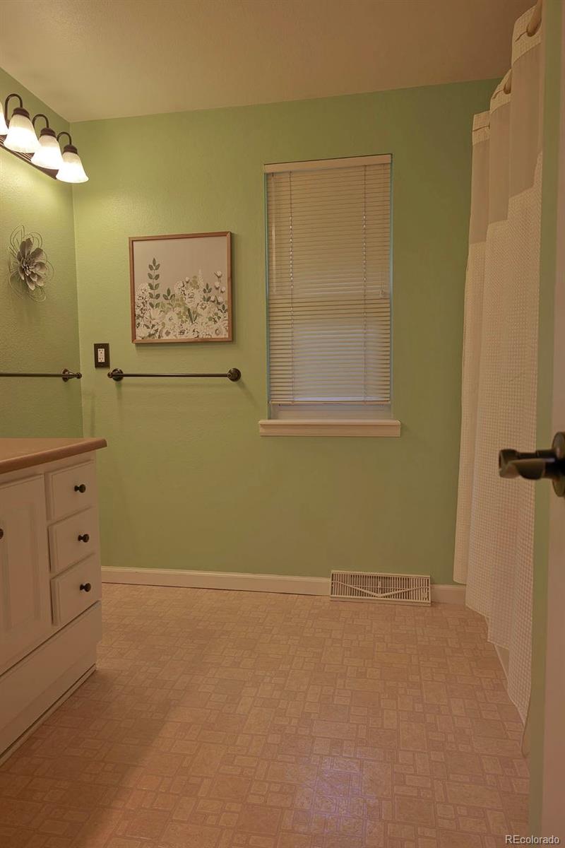 8401 E Long Avenue Centennial CO 80112