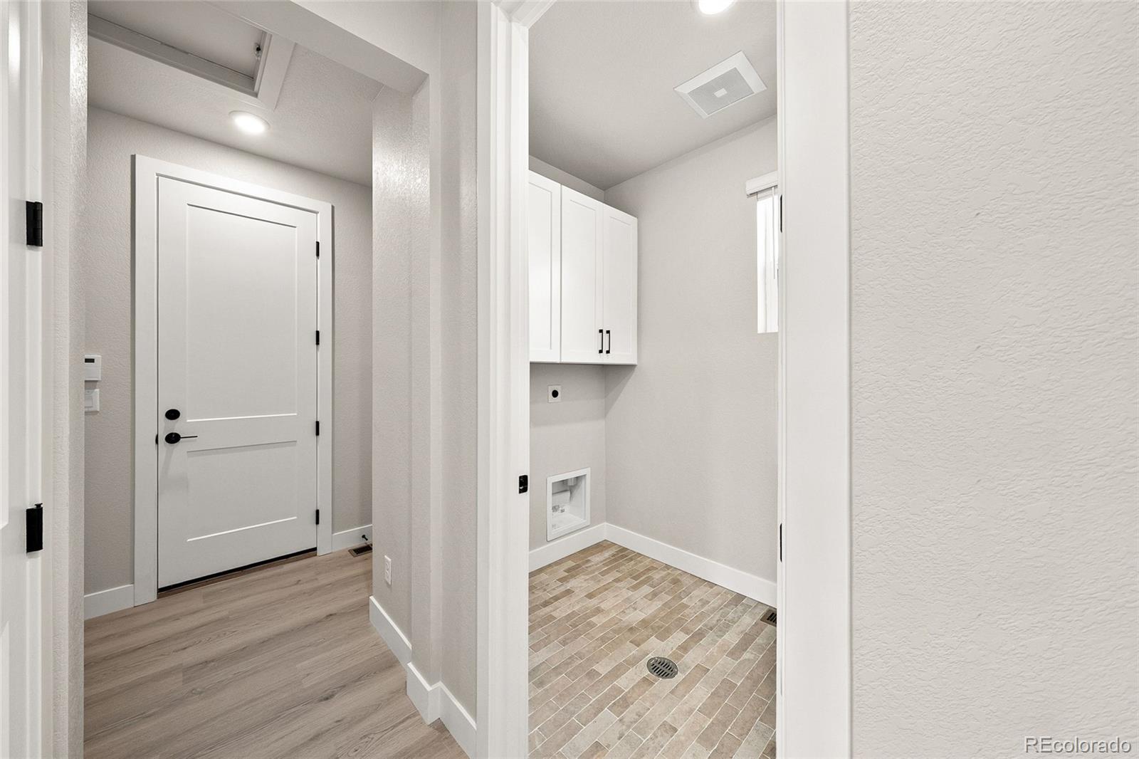 8632 Whiteclover Street Littleton CO 80125