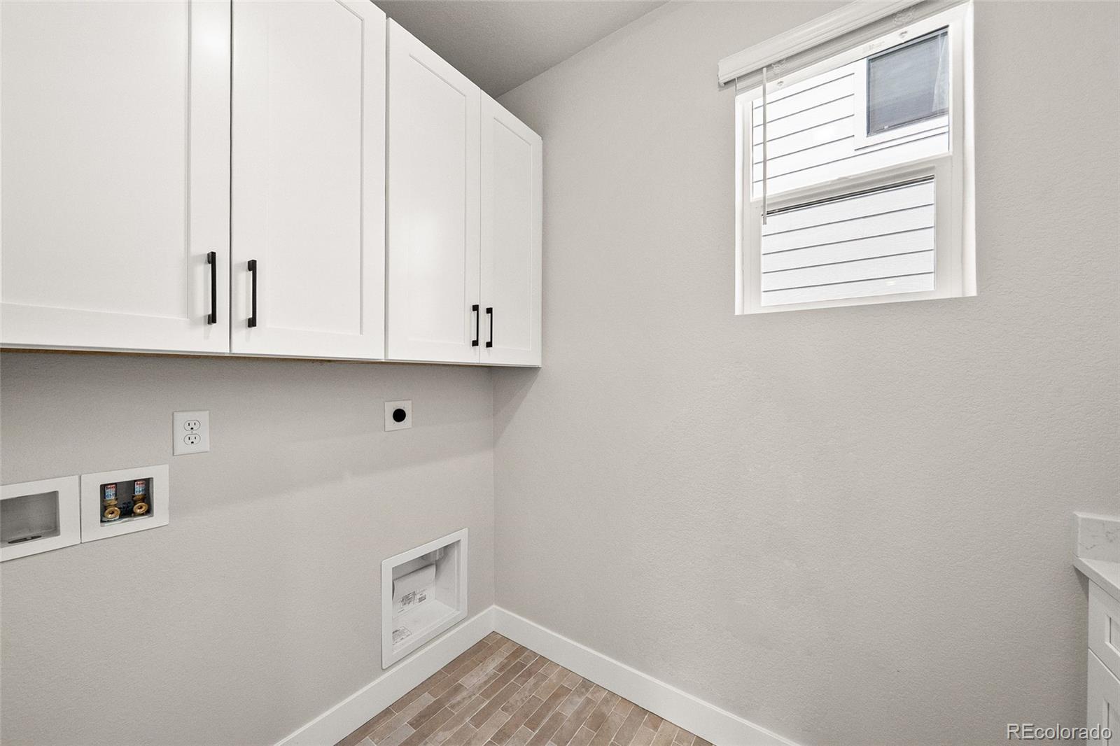 8632 Whiteclover Street Littleton CO 80125