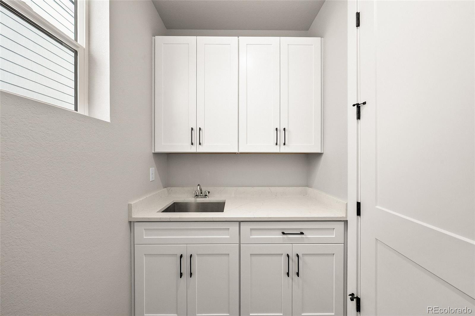 8632 Whiteclover Street Littleton CO 80125