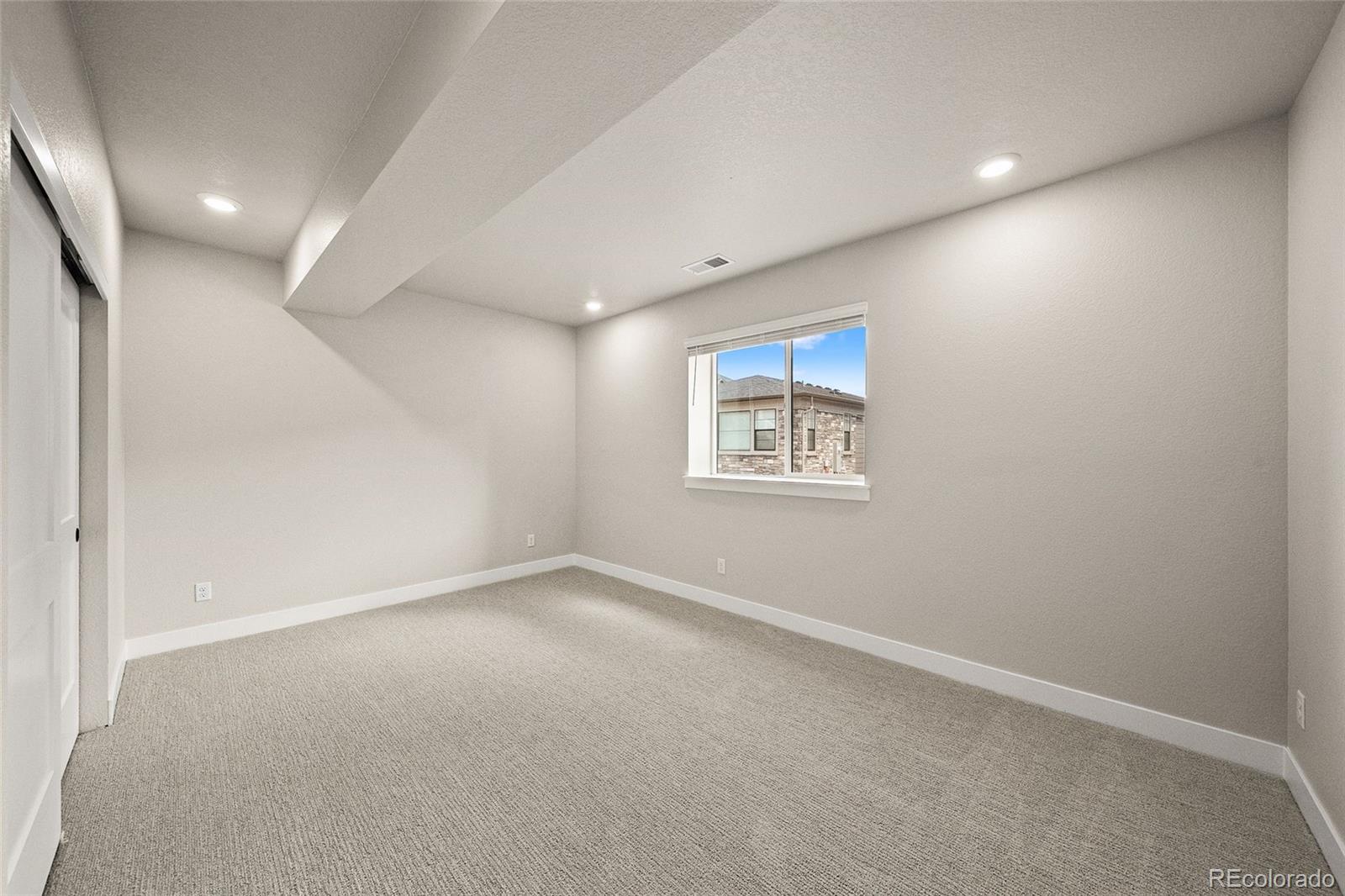 8632 Whiteclover Street Littleton CO 80125