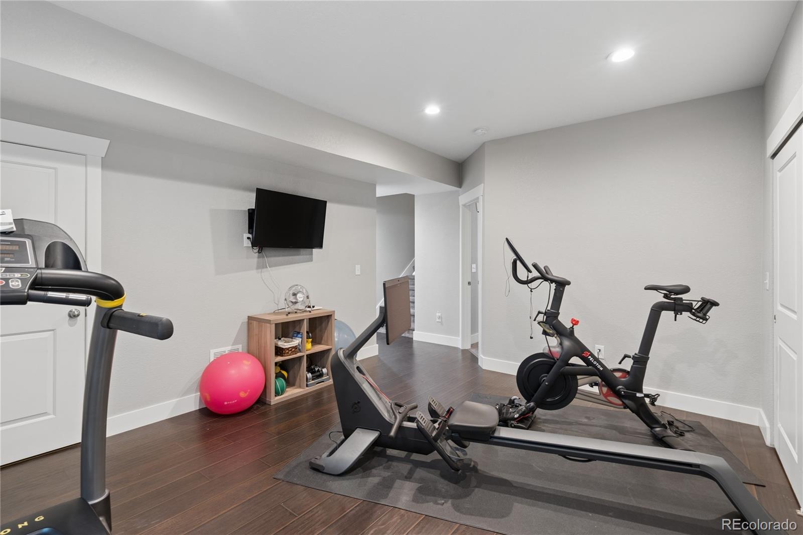 827 Uinta Way Denver CO 80230