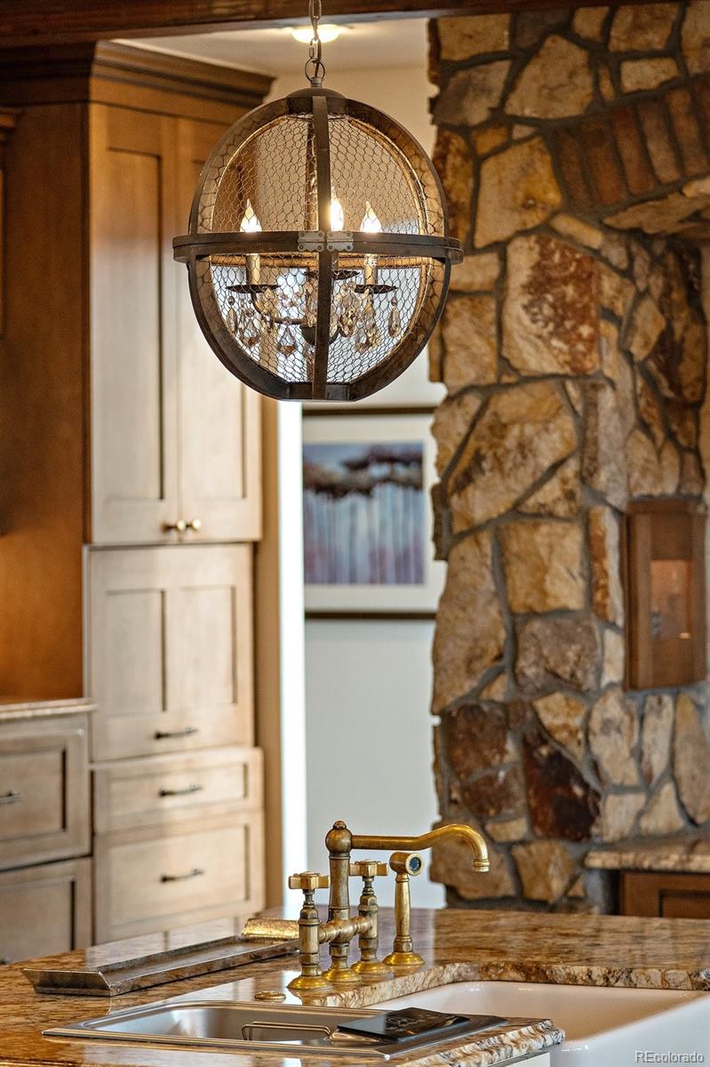 7663 Buffalo Trail Castle Pines CO 80108