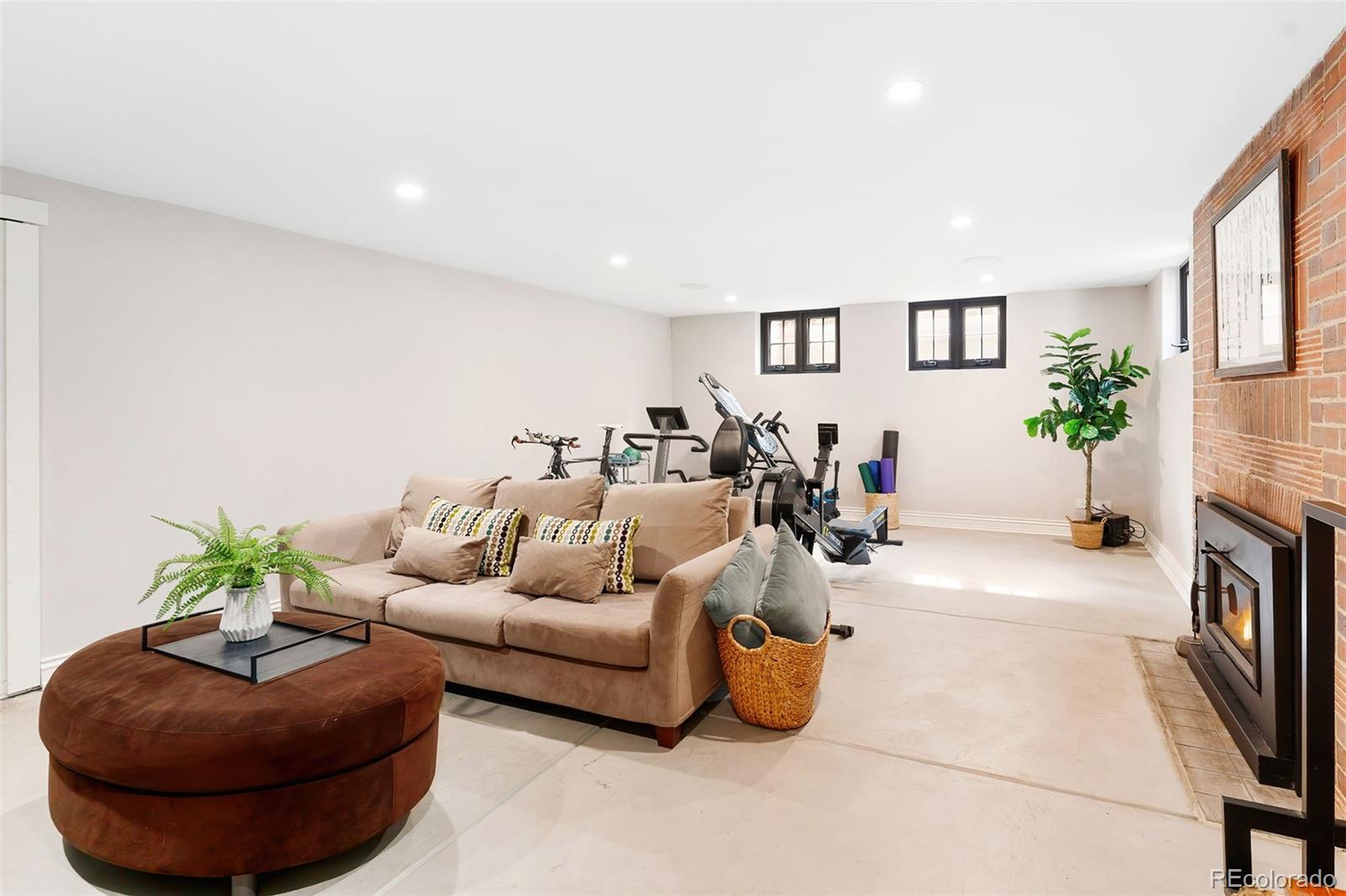 370 Ivy Street Denver CO 80220