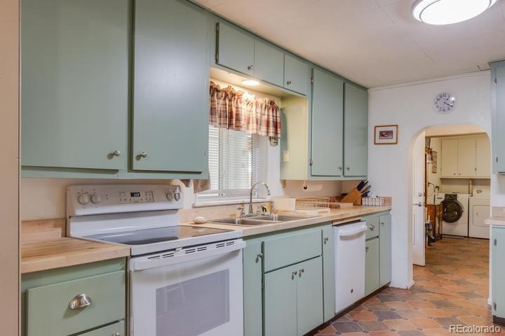 221 E 8th Street Walsenburg CO 81089