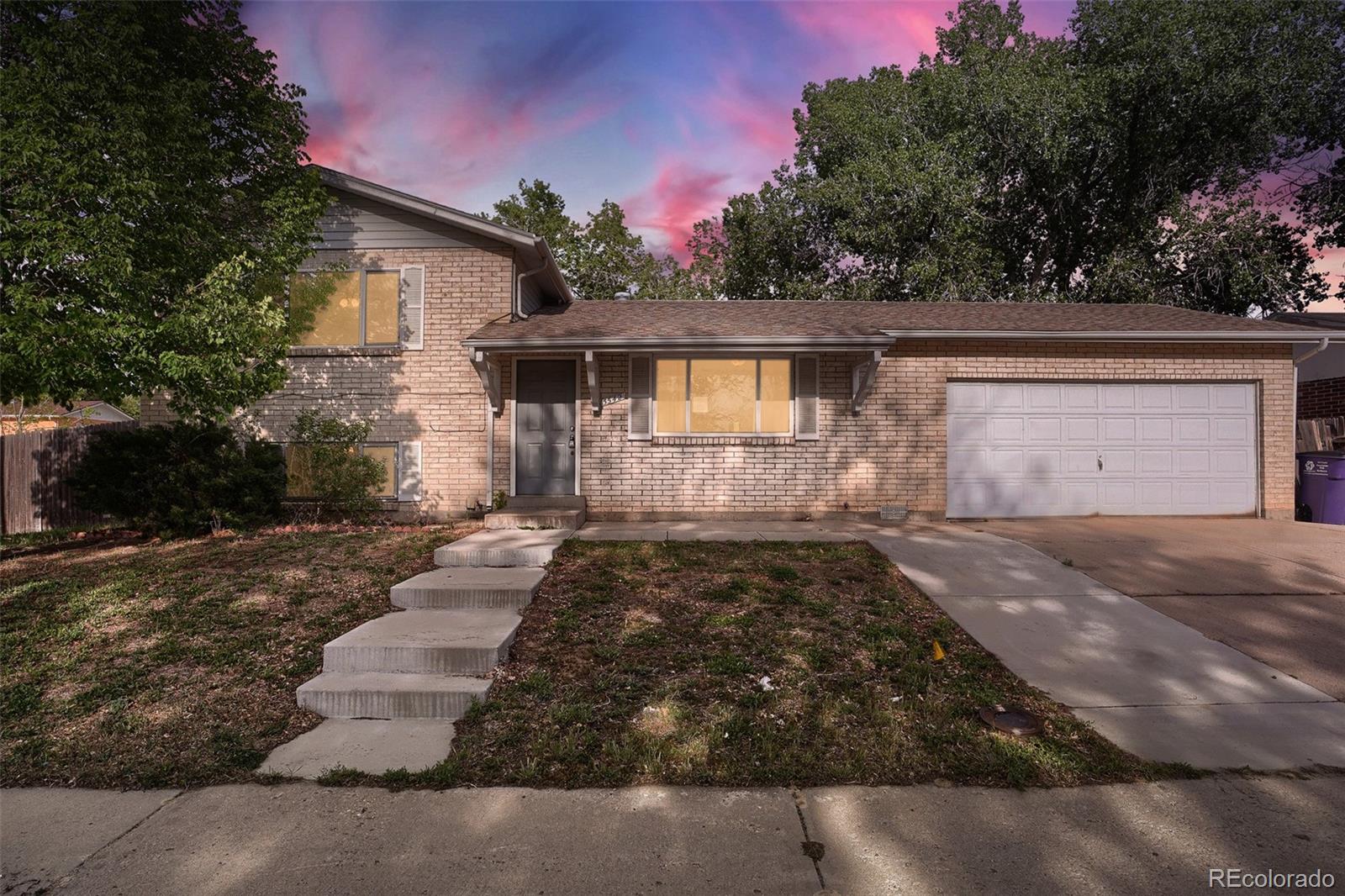 5542 Sable Street Denver CO 80239