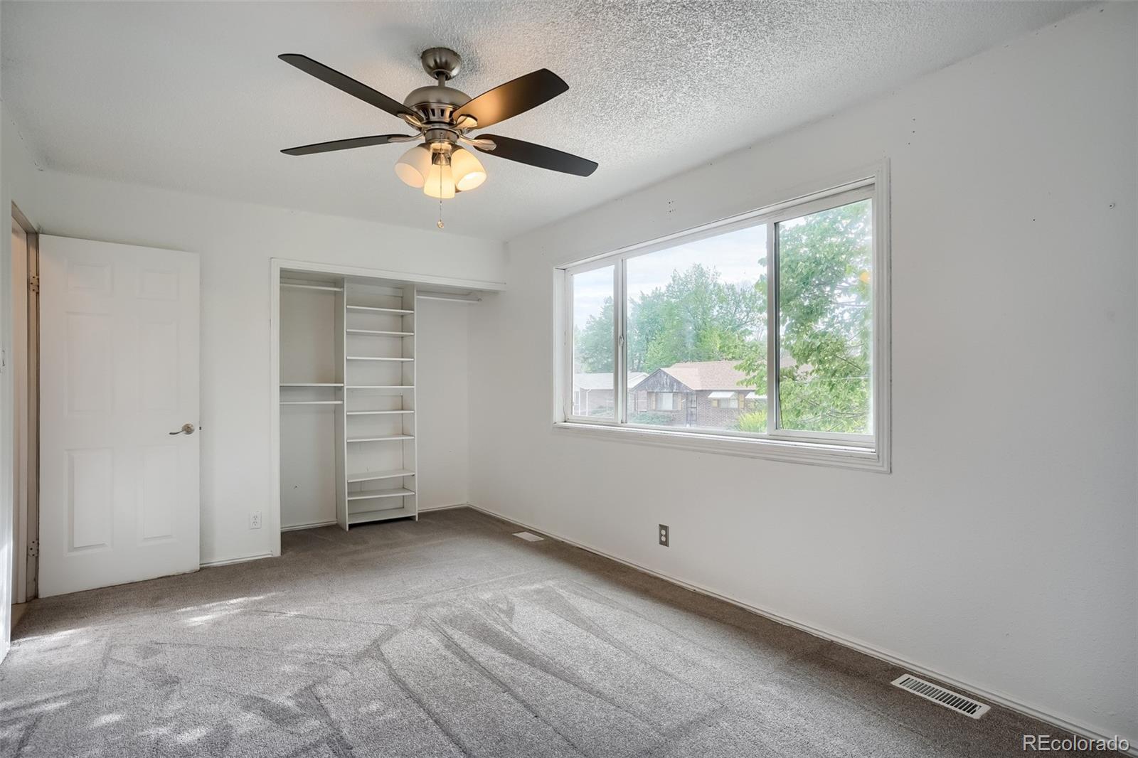 5542 Sable Street Denver CO 80239