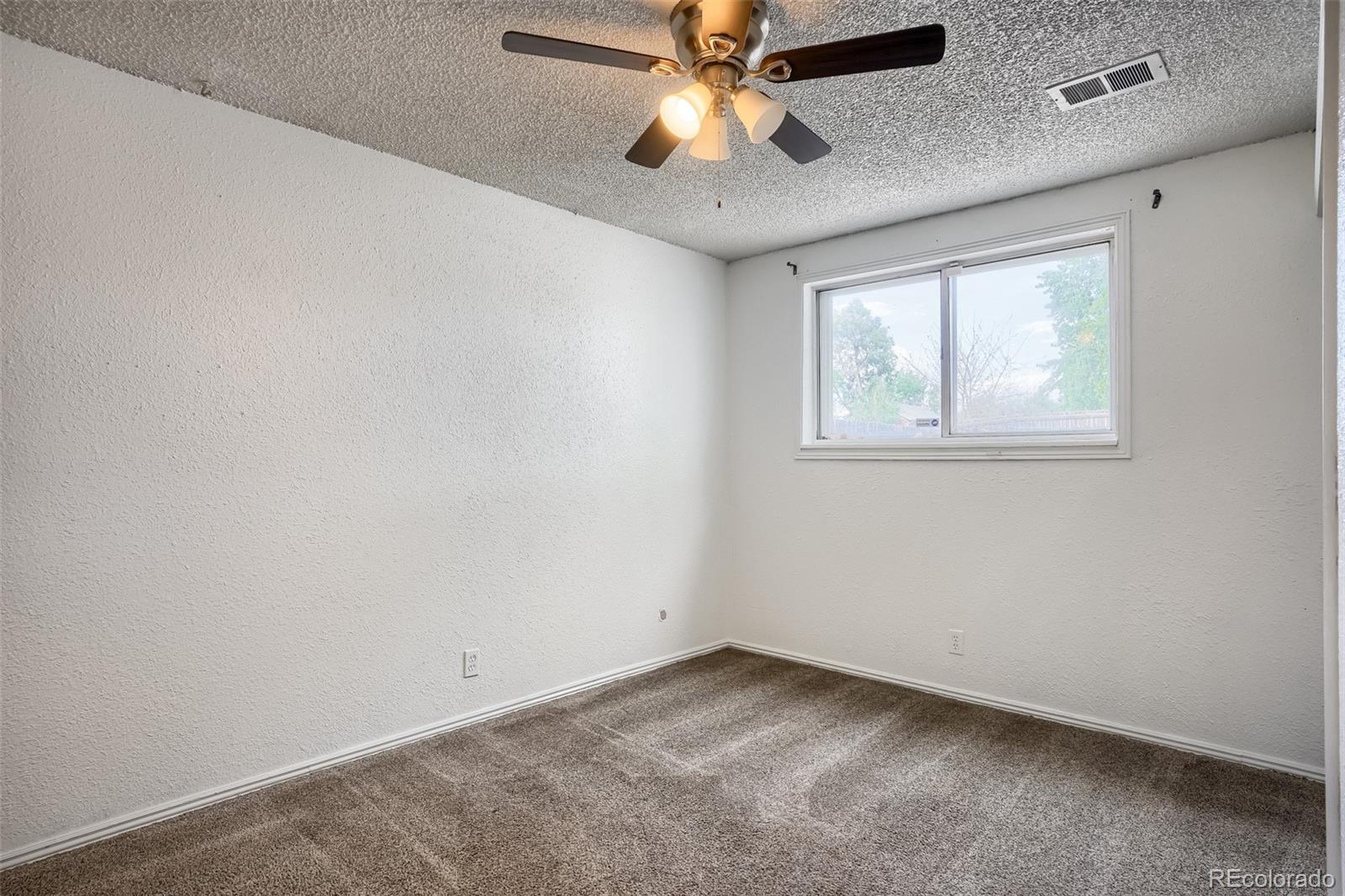 5542 Sable Street Denver CO 80239
