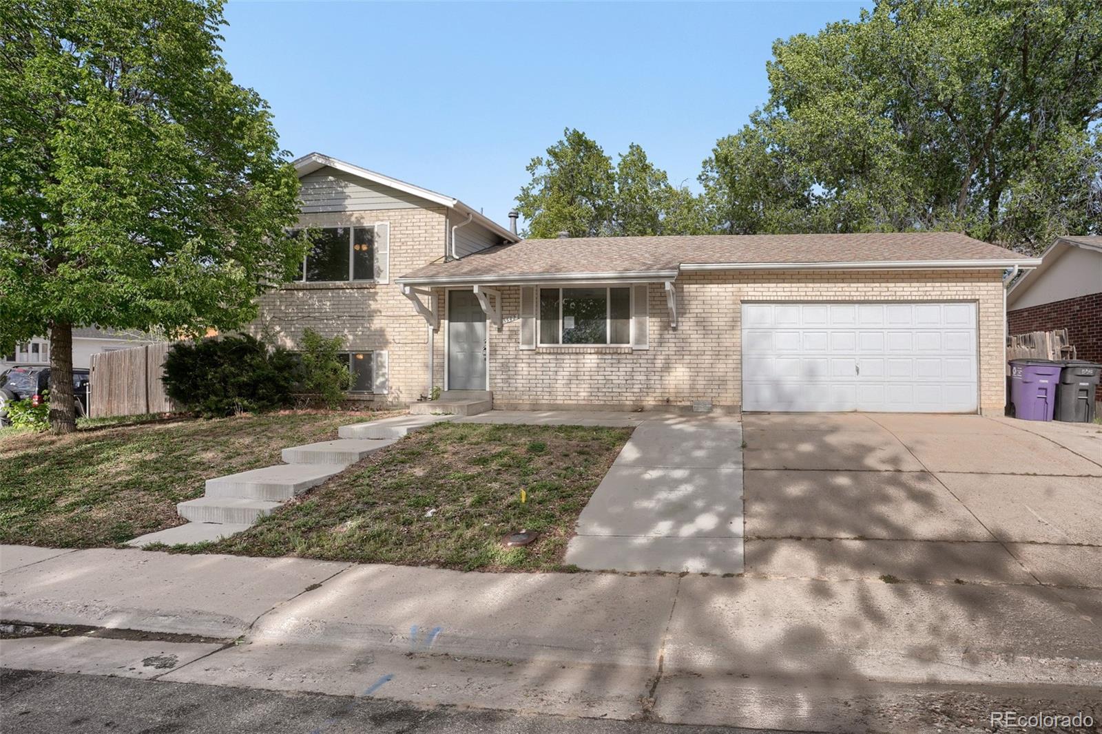 5542 Sable Street Denver CO 80239