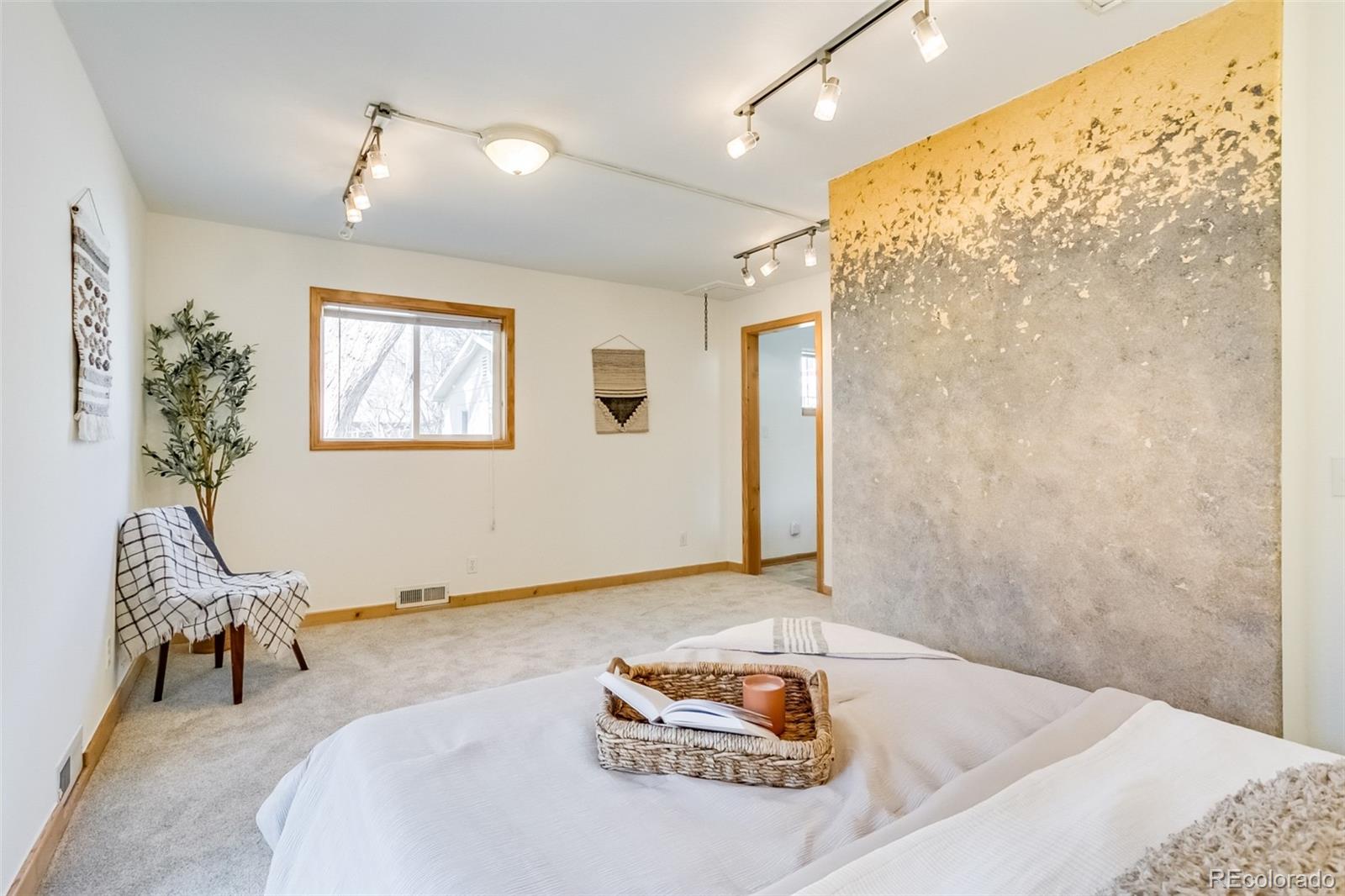 1385 S Hudson Street Denver CO 80222