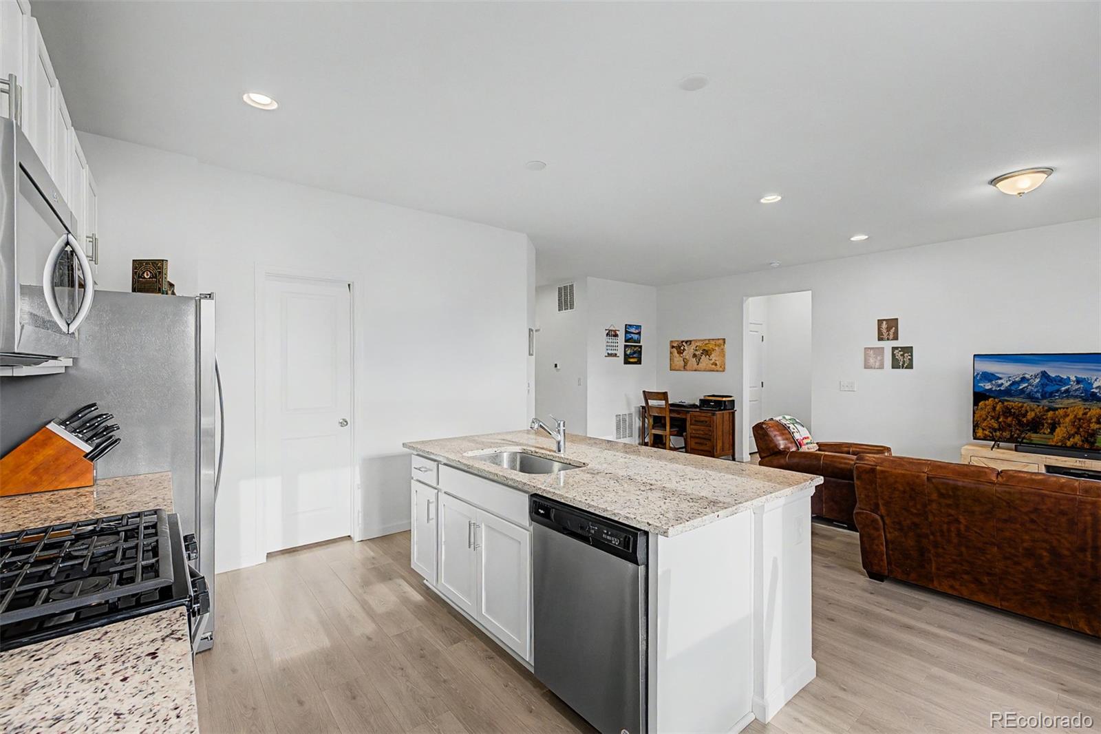 121 S Vandriver Way Aurora CO 80018