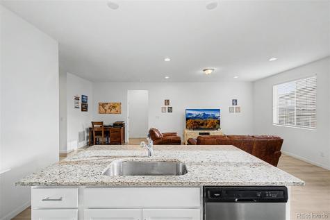121 S Vandriver Way Aurora CO 80018