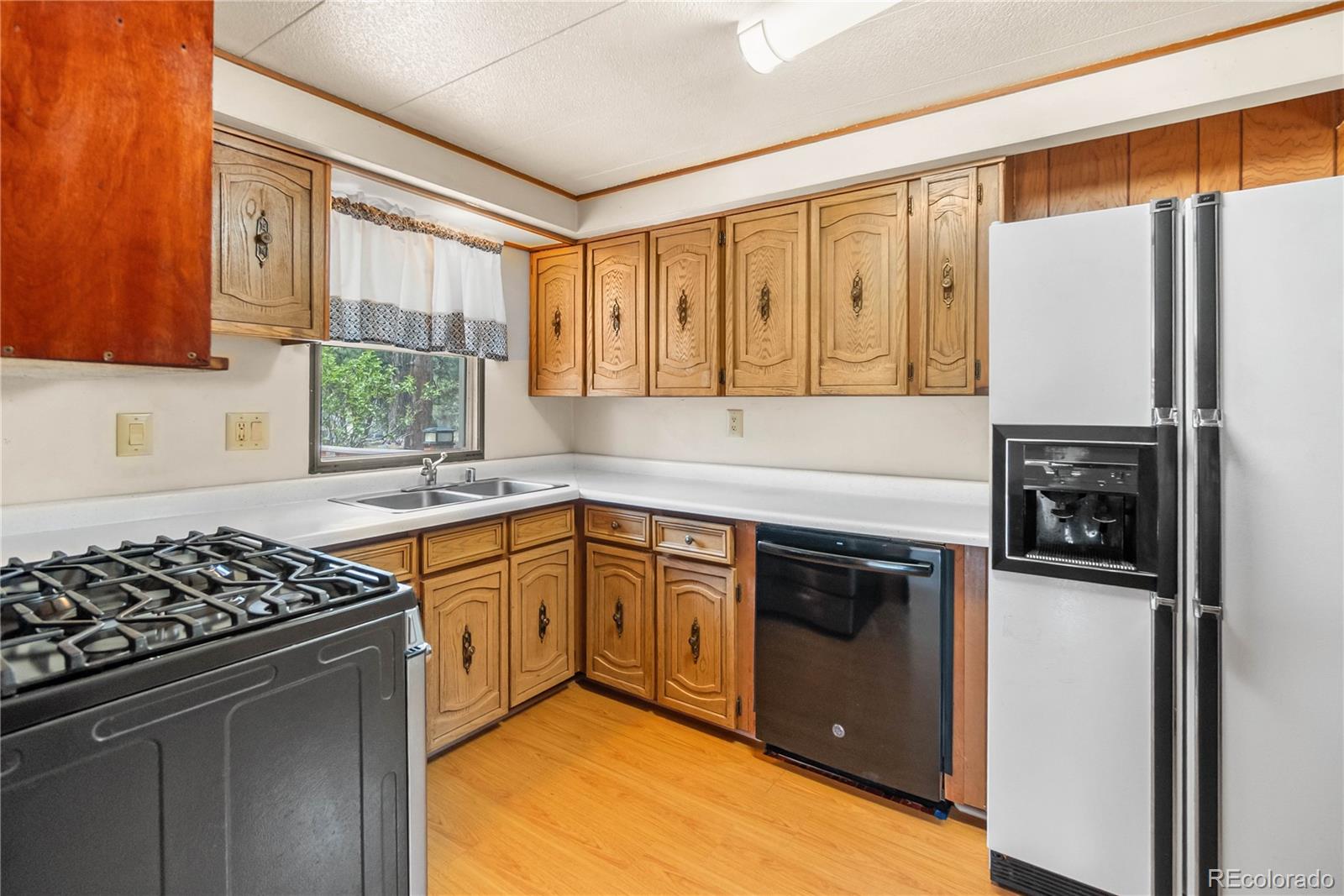 5336 County Road 142 Elizabeth CO 80107