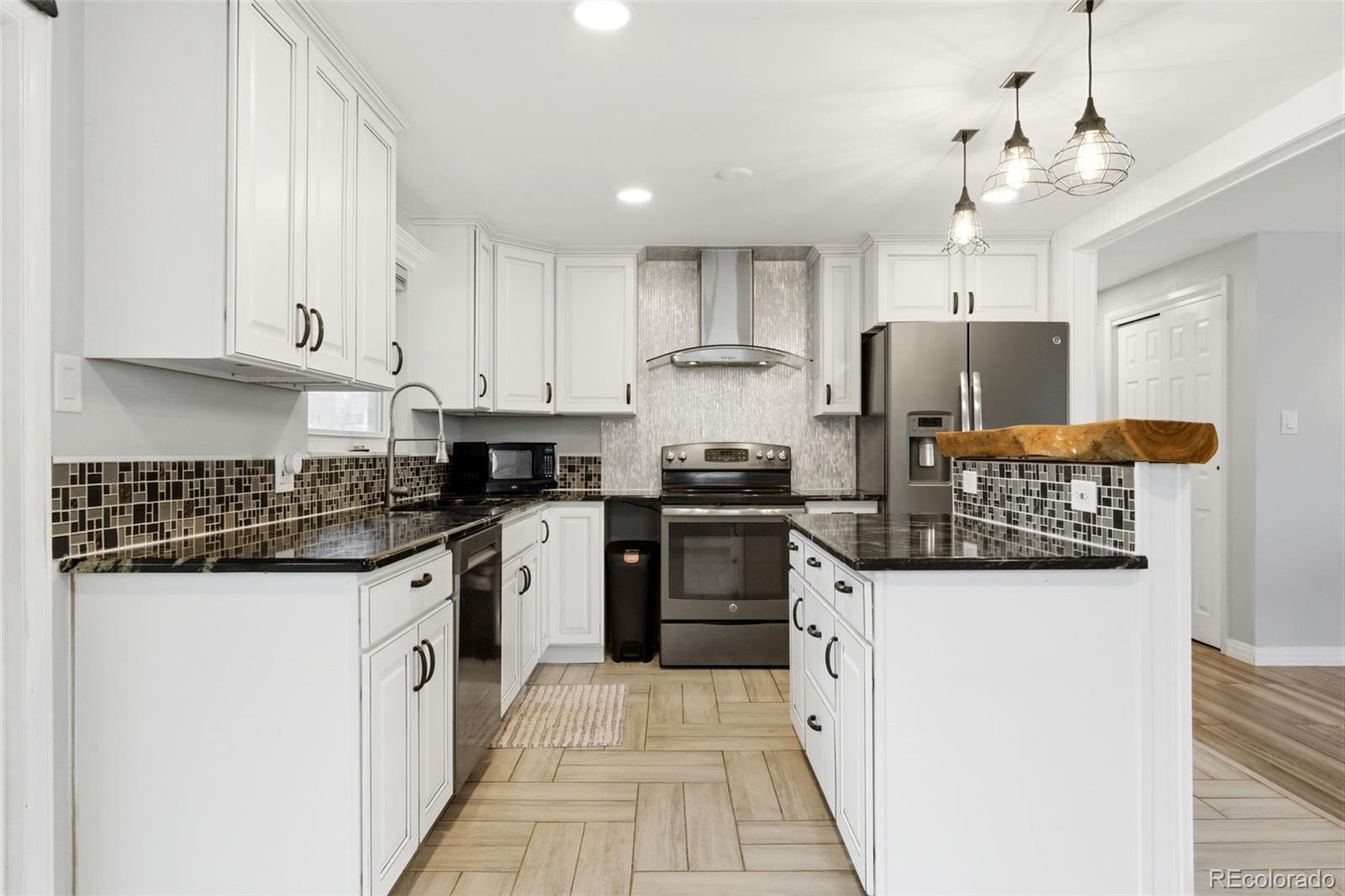 11471 Downing Street Northglenn CO 80233