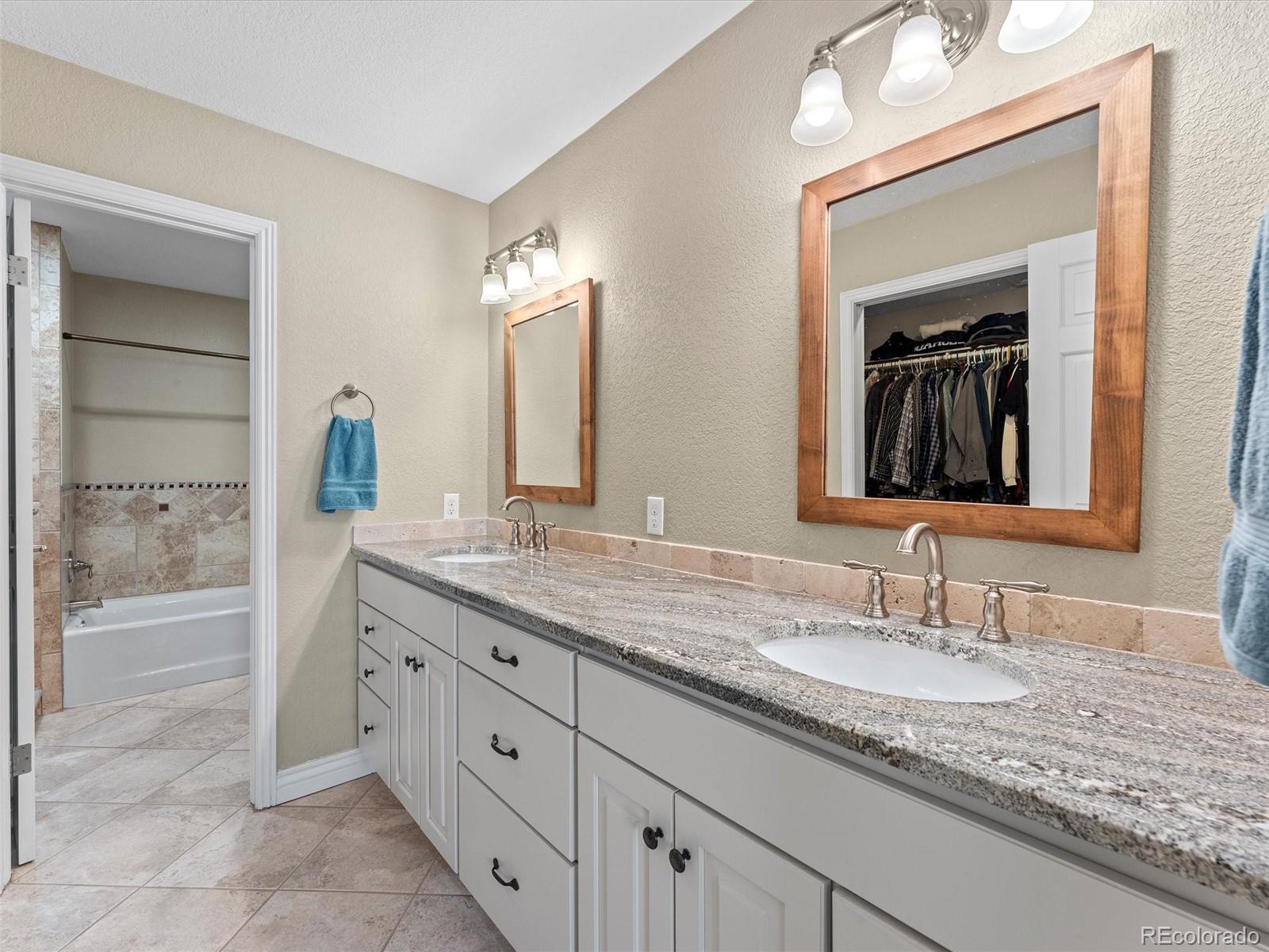 7109 S Poplar Lane Centennial CO 80112