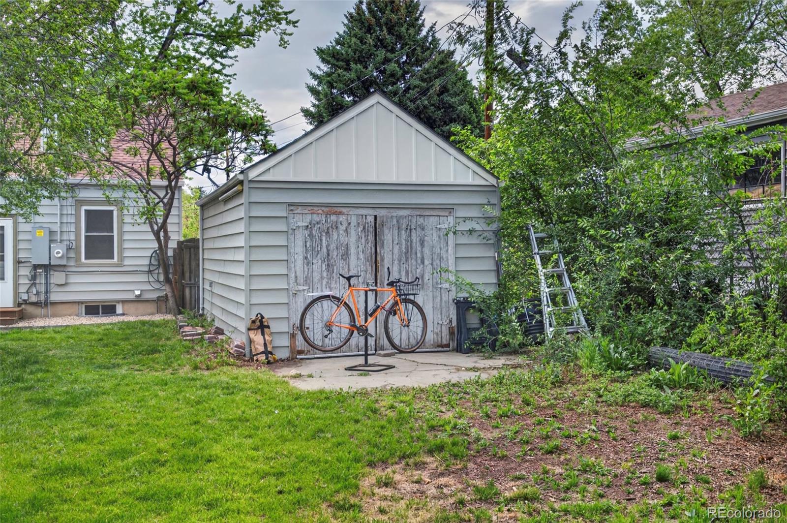 1050 Pikeview Street Lakewood CO 80215