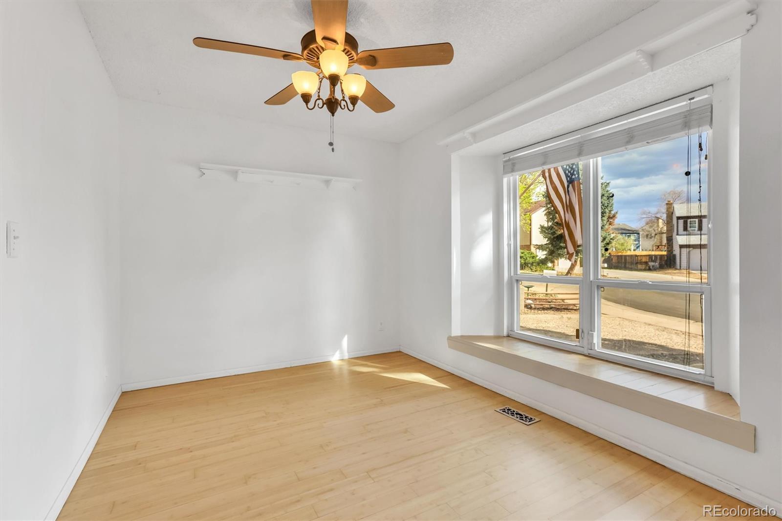 1024 S Mobile Street Aurora CO 80017