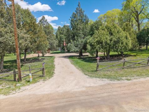 1638 County Road 46 Howard CO 81233